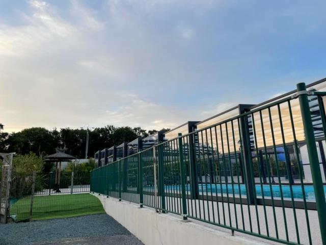 Camping Le Ruisseau Saint-André-de-Seignaux エクステリア 写真