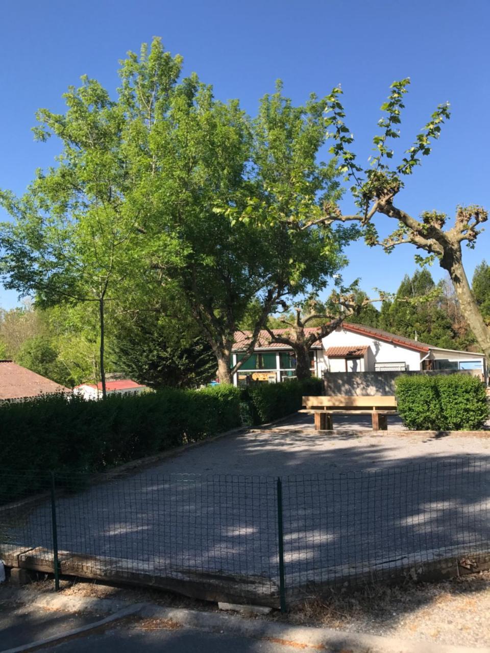 Camping Le Ruisseau Saint-André-de-Seignaux エクステリア 写真