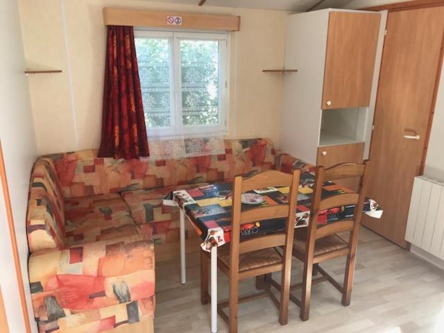 Camping Le Ruisseau Saint-André-de-Seignaux エクステリア 写真