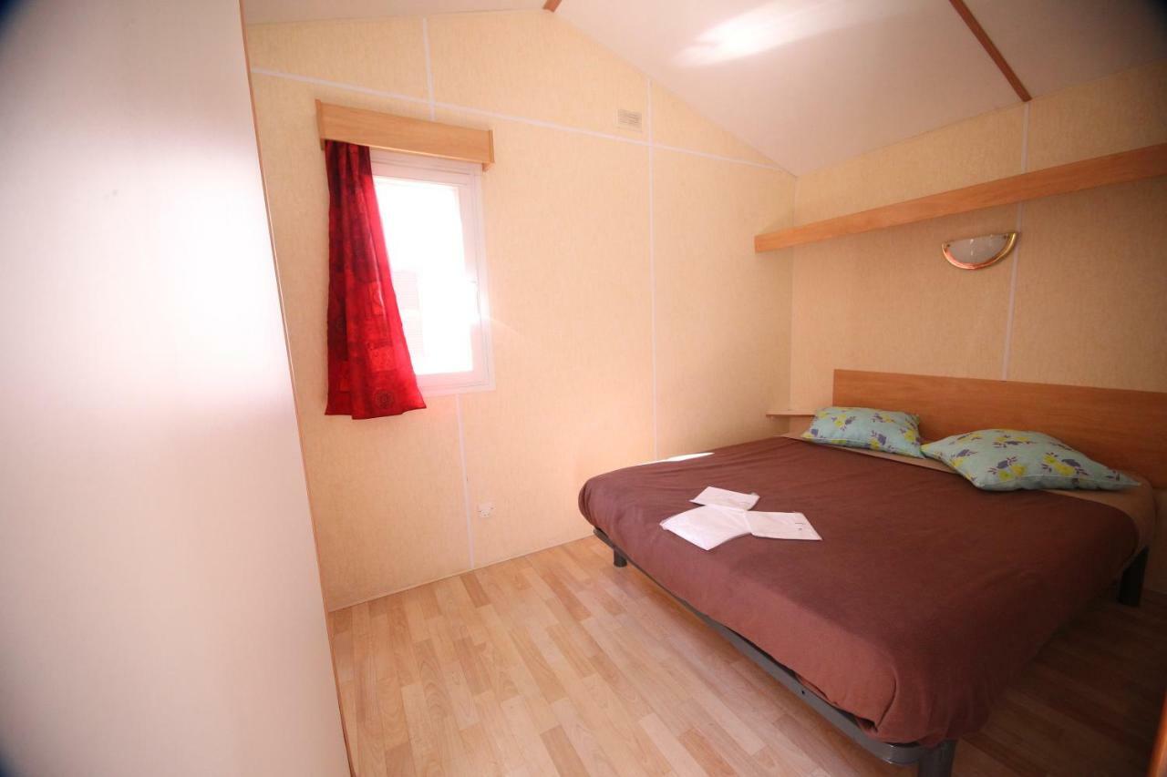 Camping Le Ruisseau Saint-André-de-Seignaux エクステリア 写真